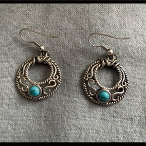 Vintage Fashion boho silver tone with a turquoise stone earrings